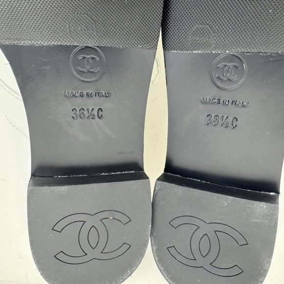 Chanel CC Logo Flats - Picture 7 of 7